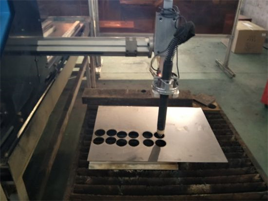 Laget i Kina bord / protable CNC plasma skjære maskin for metallplate runde materiale